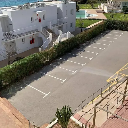 En Playa Santo Tomas 1-5 *