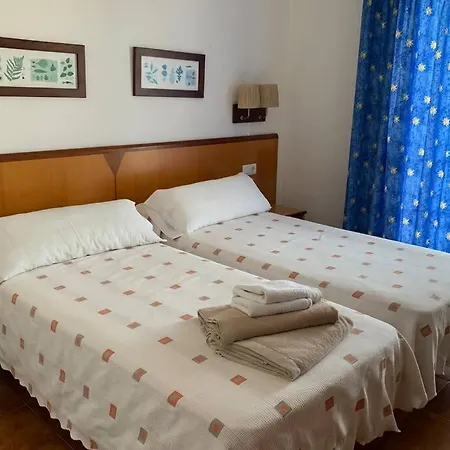 En Playa Santo Tomas 1-5 * Эс-Миджорн-Гран
