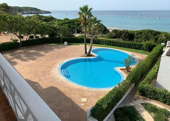 En Playa Santo Tomas 1-5 *