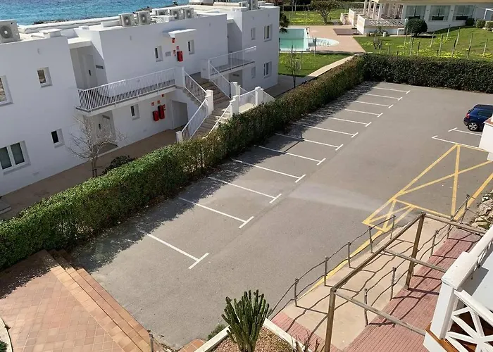 En Playa Santo Tomas 1-5 *